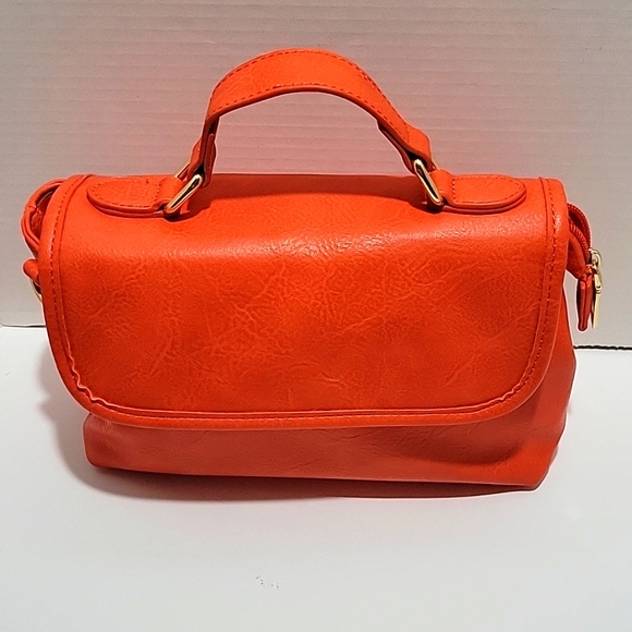 NWT Ahdorned Orange Purse. Comes with strap. 11 x 7 inches - Picture 5 of 6